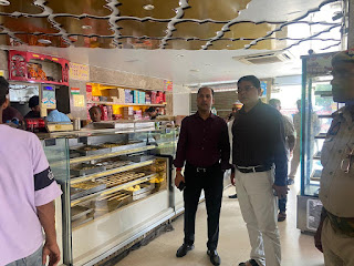 Barabanki: सरस्वती स्वीट्स पर FSDA का छापा