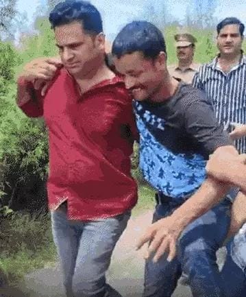 मैनपुरी में एकतरफा प्यार में सनकी आशिक ने छात्रा को मारी 4 गोलियां 