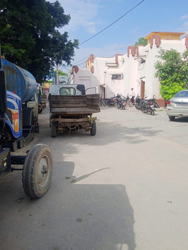 Barabanki बिना नंबर प्लेट दौड़ रहे नगर पालिका नवाबगंज के 90 प्रतिशत वाहन 