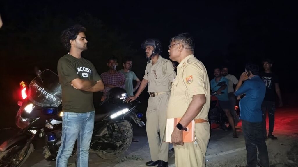 Barabanki News: बाइक सवार बेख़ौफ़ बदमाशों ने सर्राफा व्यवसायी के भाई को बनाया निशाना, मारपीट कर लाखों का सोना-चांदी लूटकर हुए फरार