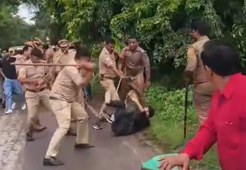 Barabanki: सरकारी ज़मीनो को 'बाप की बपौती' समझकर बेच रहा भू माफिया बाबा पठान, ध्वस्तीकरण आदेश को मुंह चिढ़ा रही भैय्यू की अवैध हीरो एजेंसी – रसूखदारों के सामने घुटनों पर है पुलिस-प्रशासन ?