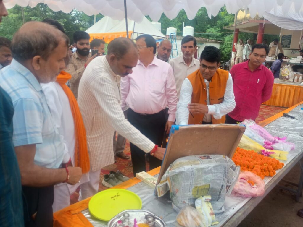 Barabanki: पंडित दीनदयाल उपाध्याय पशु आरोग्य मेले का आयोजन, सैकड़ों पशुओं का उपचार-प्रगतिशील पशुपालकों का सम्मान