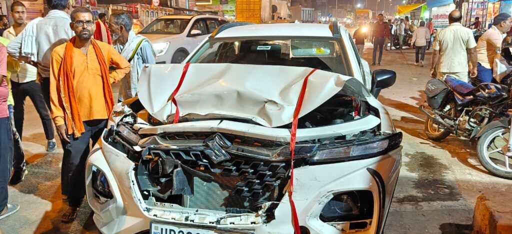 Barabanki: लखनऊ-सुल्तानपुर हाइवे पर भीषण सड़क हादसा, गलत टर्न के चलते आपस में टकराए चार वाहन, हादसे के बाद लगा लंबा जाम