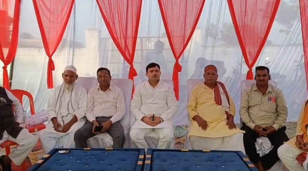 Barabanki: सुबेहा के सरांय राजघाट पर कार्तिक पूर्णिमा मेले का आयोजन, गोमती घाट पर उमड़ा श्रद्धालुओं का जनसैलाब