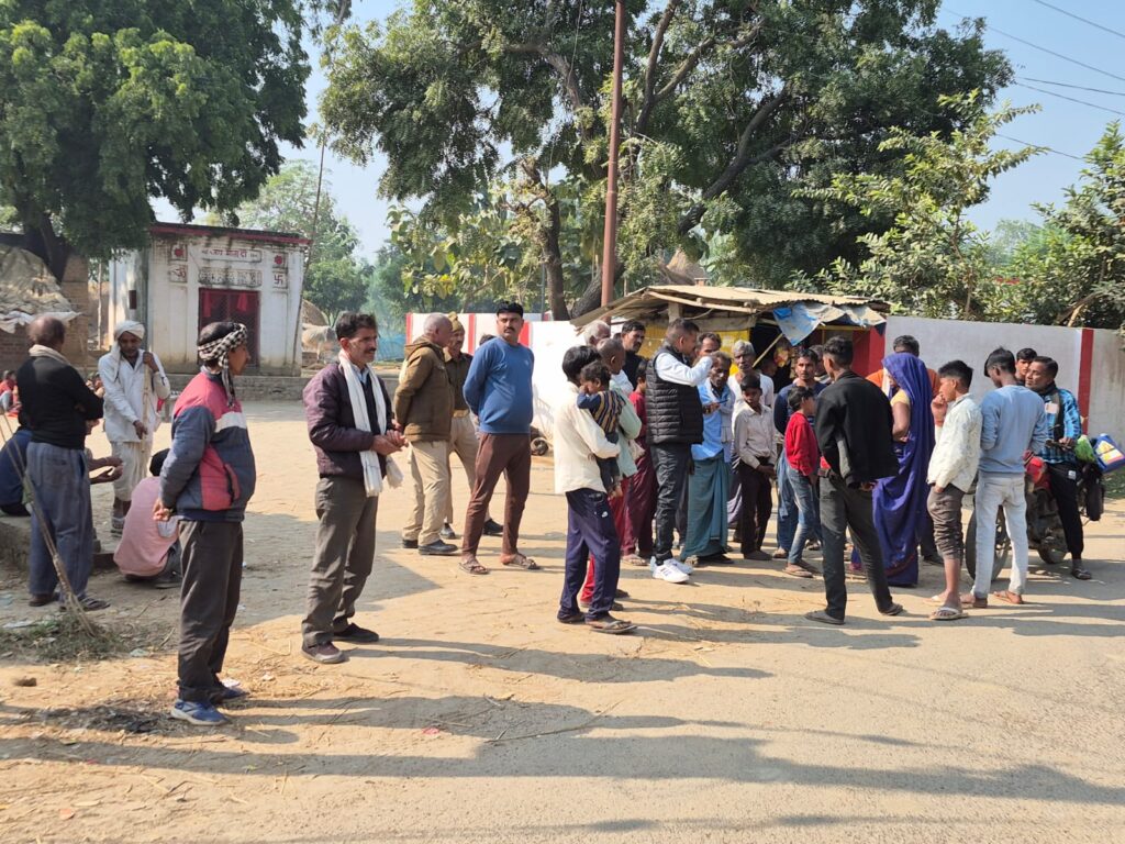 Barabanki: रहस्यमय परिस्थितियों में एक साथ लापता हुई तीन नाबालिग लड़कियां, मचा हड़कंप, मामले की छानबीन में जुटी पुलिस