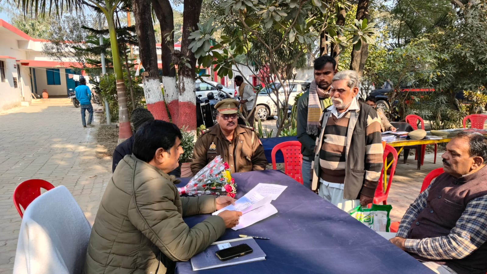 Barabanki: ज्वाइंट मजिस्ट्रेट तेजस के. कुमार ने थाना समाधान दिवस में सुनी ग्रामीणों की सुनी फरियाद, गुणवत्तापूर्ण निस्तारण के दिए निर्देश