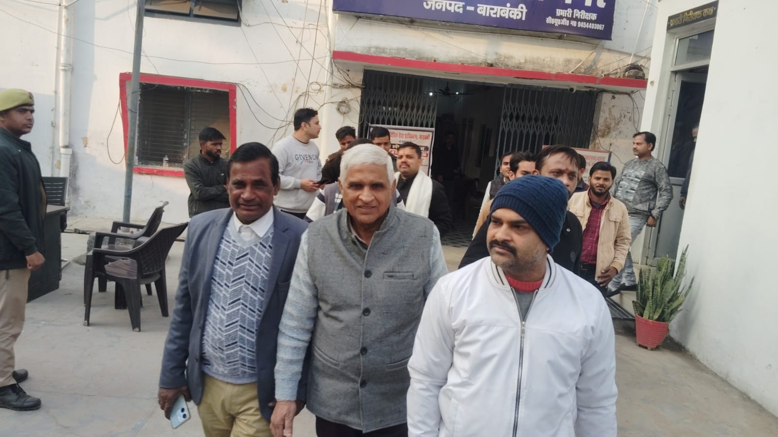 Barabanki: पल्हरी चौराहे पर जूनियर अधिवक्ता पर जानलेवा हमला, ऑटो चालकों की गुंडागर्दी से वकीलों में आक्रोश