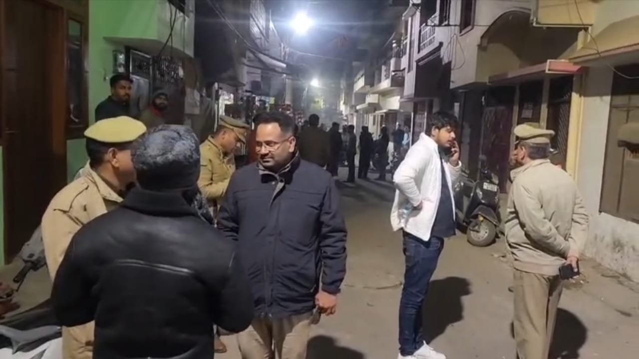 Lucknow: विकास नगर में युवक ने अवैध रिवॉल्वर से मारी गोली, हुई मौत; मामले की जांच-पड़ताल में जुटी पुलिस व फॉरेंसिक टीम