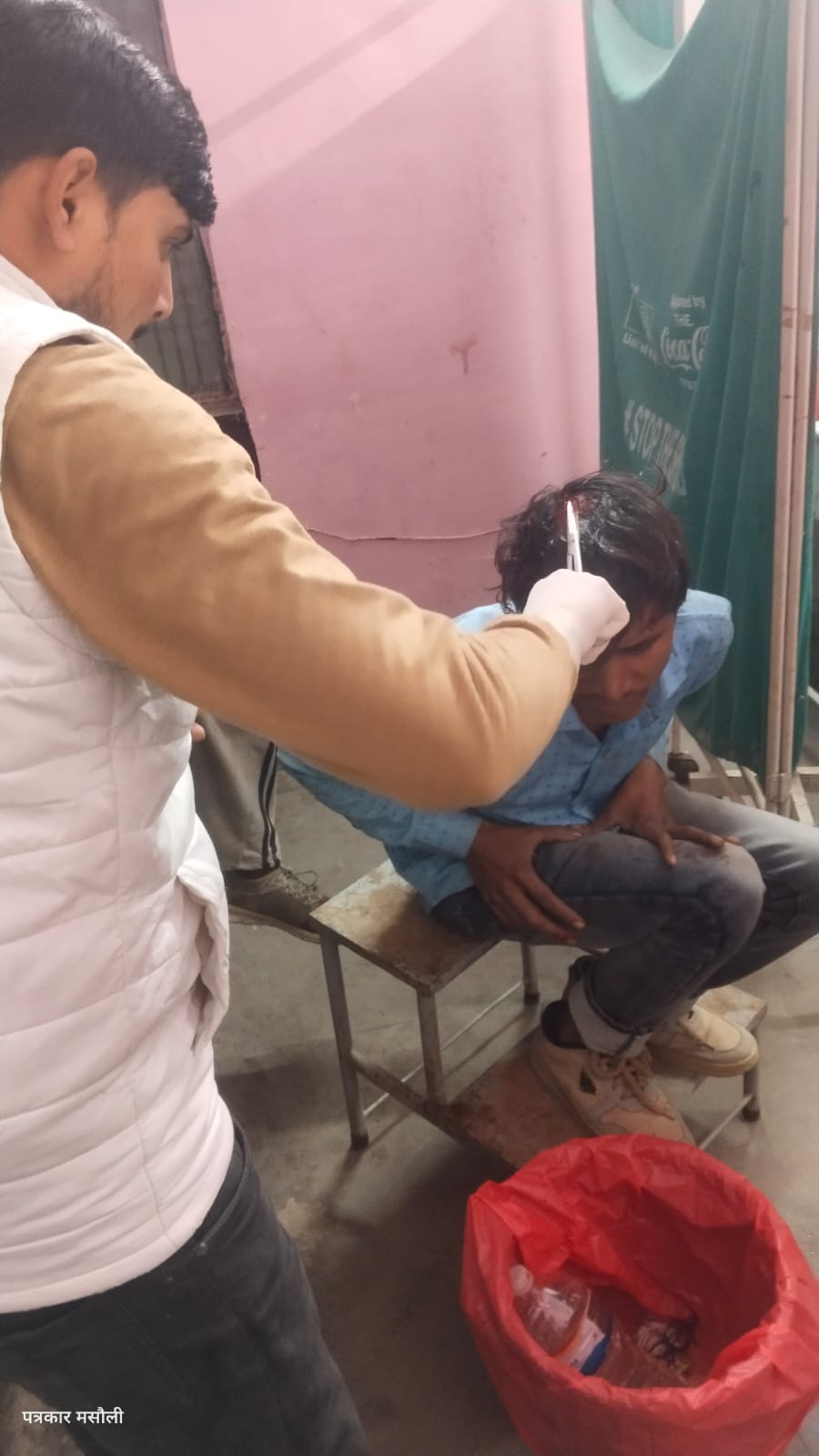 Barabanki: जमीनी विवाद में दो पक्षों के बीच खूनी संघर्ष, लाठी-डंडों से मारपीट में आधा दर्जन के फूटे सिर