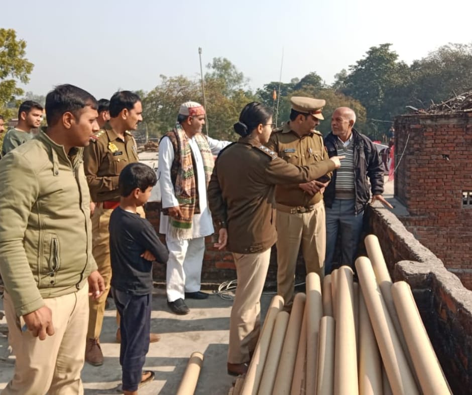 Barabanki: दिनदहाड़े घर में घुसे नकाबपोश बदमाश, महिला को बंधक बनाकर सोने के गहनों की लूट; घटना के बाद इलाके के फैली दहशत