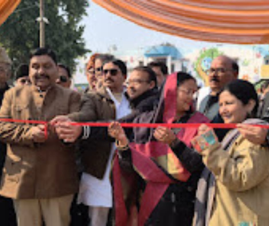 Barabanki: हुनर मेले में महिलाओं ने अपने हुनर की बिखेरी चमक, 45 स्टॉलो पर दिखा आत्मनिर्भरता का संदेश