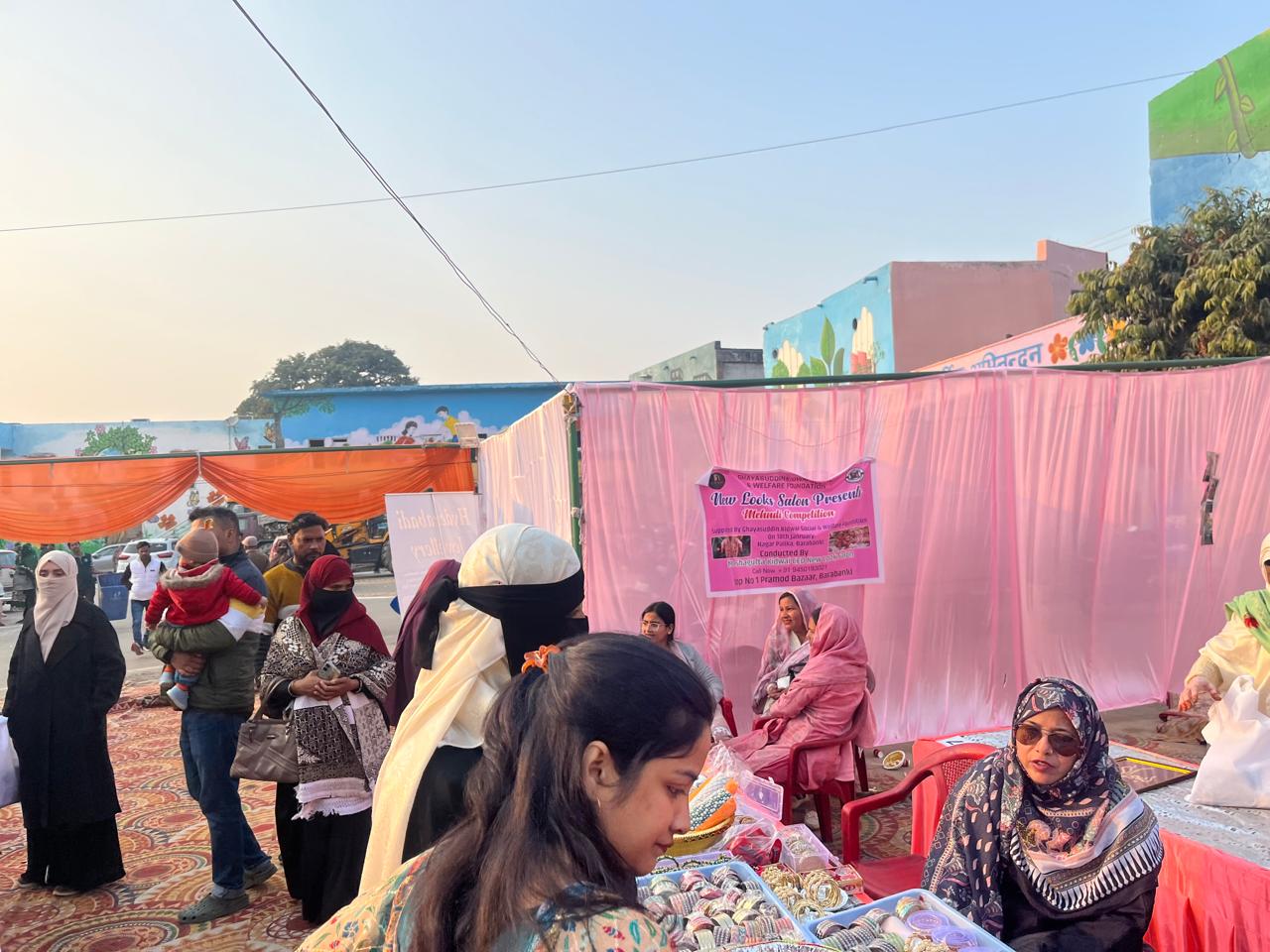 Barabanki: हुनर मेले में महिलाओं ने अपने हुनर की बिखेरी चमक, 45 स्टॉलो पर दिखा आत्मनिर्भरता का संदेश