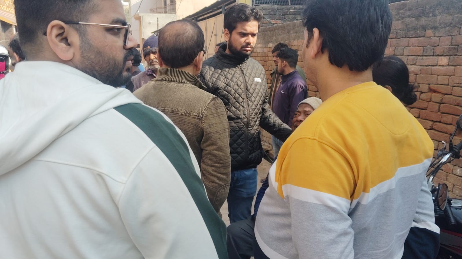 Barabanki: शहर के प्रतिष्ठित टेंट और किराना व्यवसायी ने लाइसेंसी पिस्टल से खुद को मारी गोली, हुई मौत, जांच में जुटी पुलिस