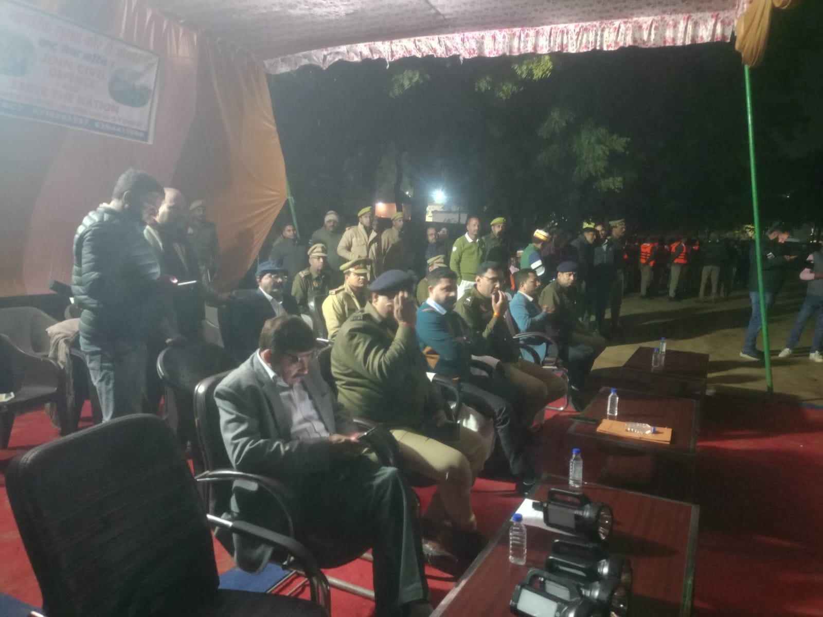 Barabanki News: पुलिस लाइन में ब्लैकआउट मॉकड्रिल आयोजित, हवाई हमले एवं आपात स्थिति से निपटने के तरीकों के प्रति किया गया जागरूक