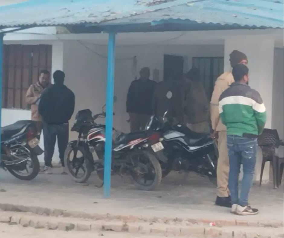 Barabanki News: थाने से 3 किमी दूरी पर हथियारबंद डकैतों का तांडव, मछली फार्म पर धावा बोल 5 लाख उड़ा ले गए बदमाश