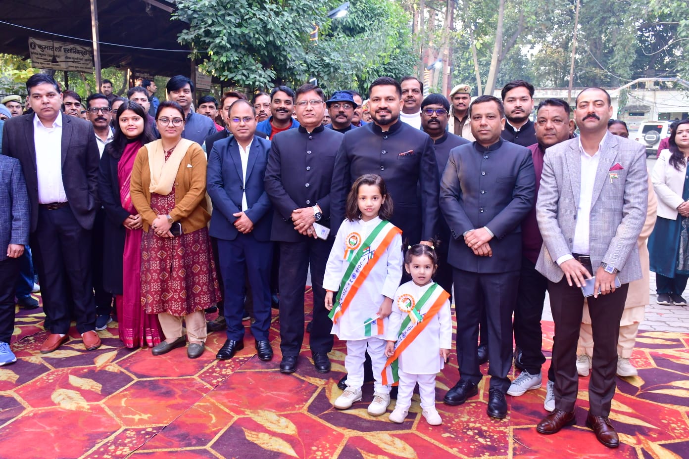 Barabanki News: हर्षोल्लास और देशभक्ति के वातावरण में धूमधाम से मनाया गया 77वां गणतंत्र दिवस, डीएम शशांक त्रिपाठी ने किया ध्वजारोहण