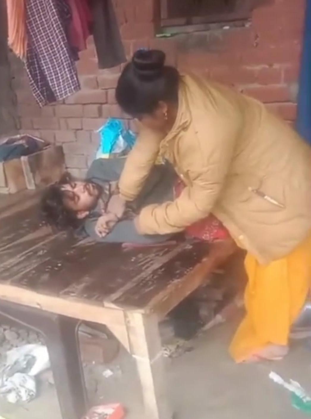 Barabanki News: मायके में रह रही पत्नी को विदा कराने पहुंचे युवक की जलकर मौत, साले पर हत्या का आरोप