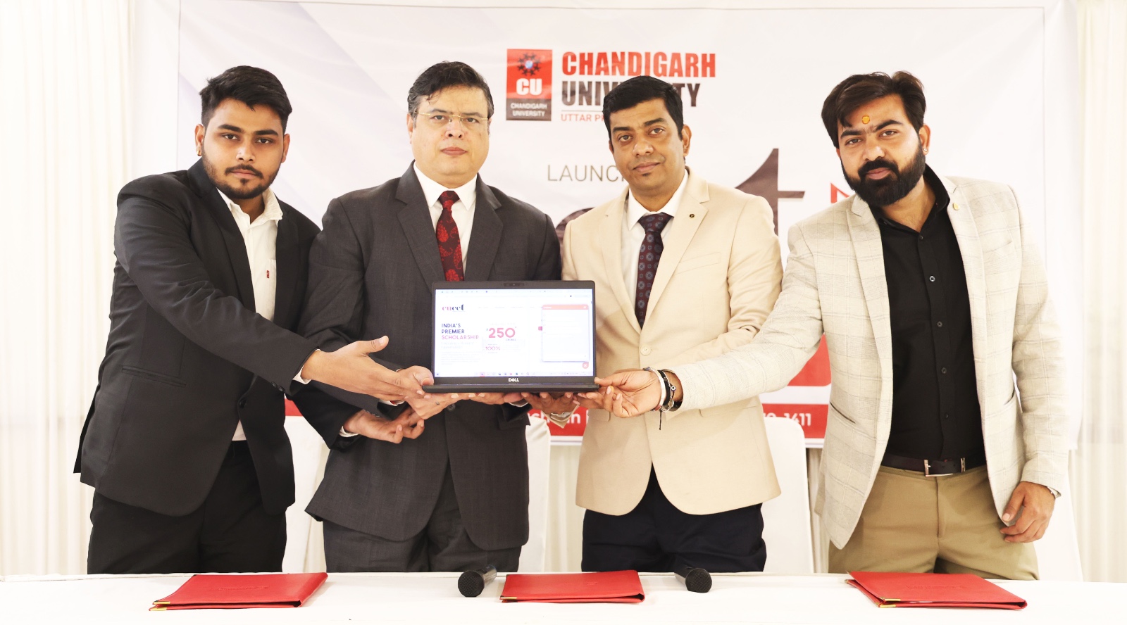 फ़ोटो: 50 करोड़ रुपये की CUCET 2026 छात्रवृत्ति योजना का शुभारंभ करते सीयू यूपी के अधिकारी