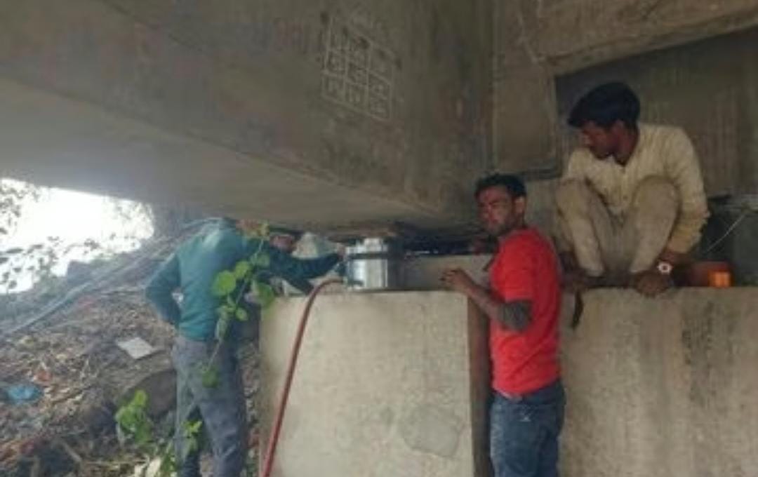 Barabanki News: लखनऊ-गोंडा हाईवे पर 40 साल पुराने संजय सेतु की मरम्मत की तैयारियां तेज़, रूट डायवर्जन को लेकर शासन की मंजूरी का इंतज़ार