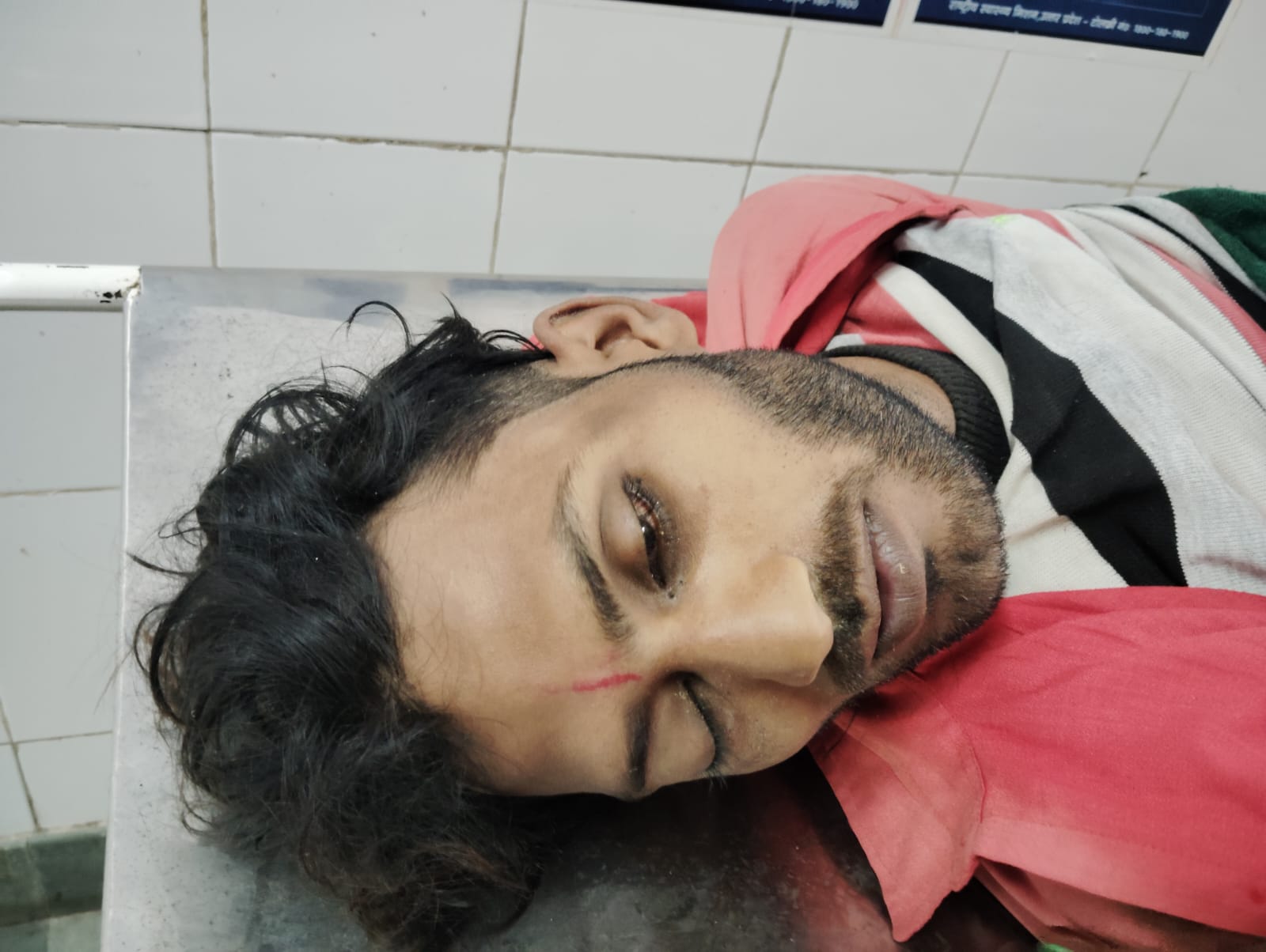 Barabanki News: हाईटेंशन लाइन की चपेट में आने से युवक की दर्दनाक मौत, परिवार में कोहराम; ग्रामीणों ने विद्युत विभाग पर लापरवाही का लगाया आरोप