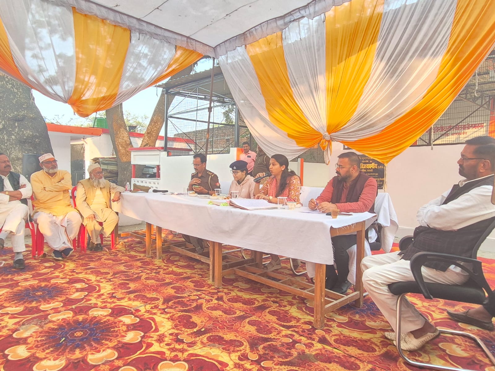 Barabanki: SDM गुंजिता अग्रवाल की अध्यक्षता व CO गरिमा पंत की उपस्थिति में पीस कमेटी की अहम बैठक, अराजक तत्वों को कड़ी चेतावनी