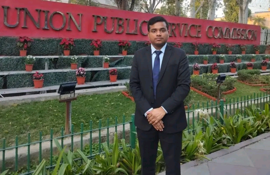 Success Story: बाराबंकी के लाल का कमाल, पहले ही प्रयास में IAS बने अभिजीत नंदन; UPSC CSE 2025 में AIR 294 हासिल कर बढ़ाया जिले का मान