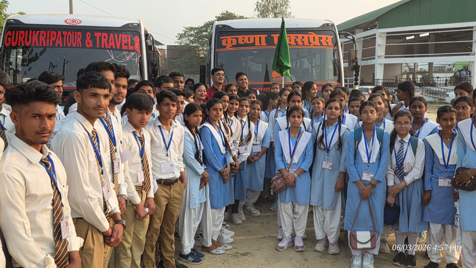 Barabanki: पीएम श्री विद्यालयों के 280 मेधावी छात्र हवाई जहाज से करेंगे पंजाब-हरियाणा का शैक्षिक भ्रमण, DIOS ने हरी झंडी दिखाकर किया रवाना