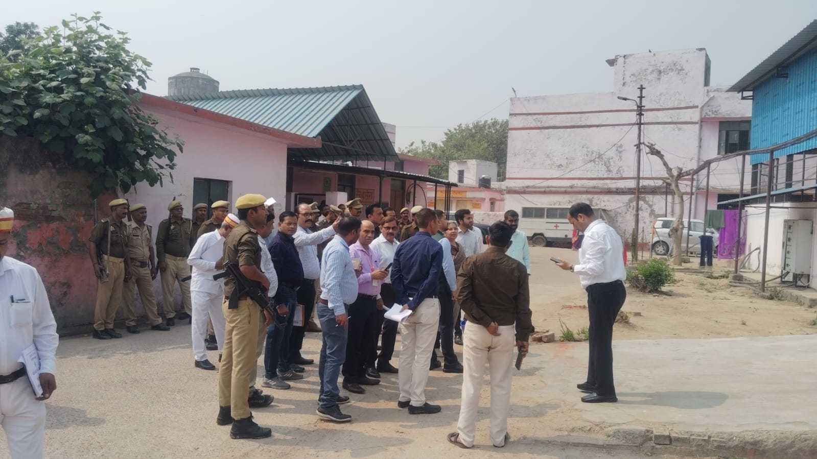 Barabanki: जिला अस्पताल के औचक निरीक्षण के दौरान इस बात पर नाराज़ हुई नोडल अधिकारी नीना शर्मा (IAS), डॉक्टरों को दिए यह सख़्त निर्देश 