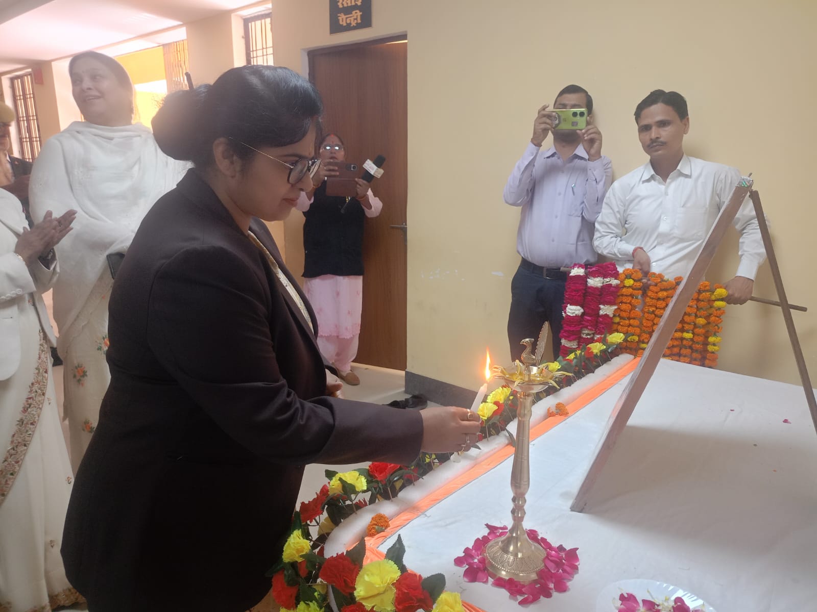 Barabanki: राष्ट्रीय लोक अदालत में 1,76,663 मामलों का निस्तारण, अर्थदंड व प्रतिकर के रूप में जमा कराए गए 34.79 करोड़ रुपये