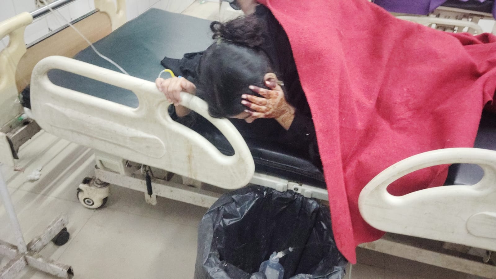 Barabanki: लालापुर में शादी का खाना बना जहर! फूड प्वाइजनिंग से कई दर्जन लोग बीमार, अस्पतालों में भर्ती