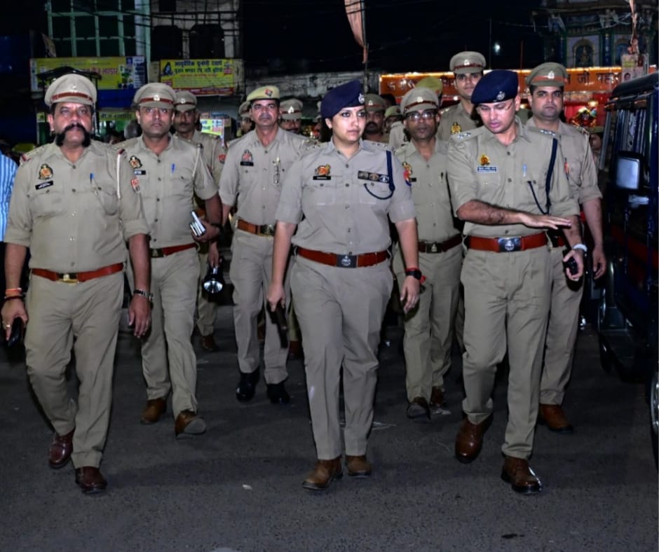 Barabanki बाराबंकी एसपी रवीना त्यागी पैदल गश्त